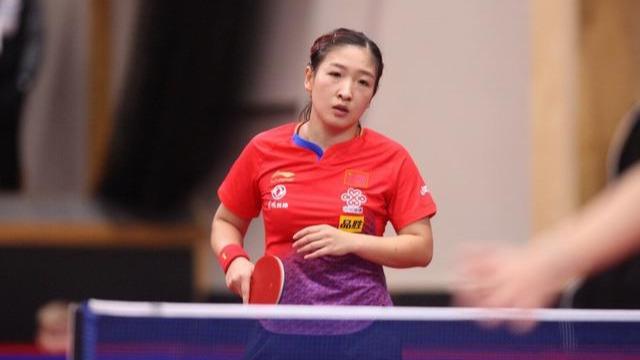 这位以持球 这位以持球