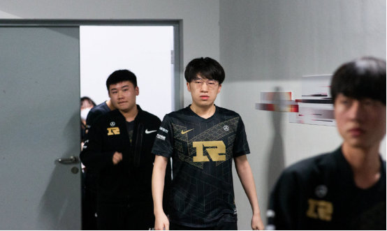 對薄弱的地 對薄弱的地