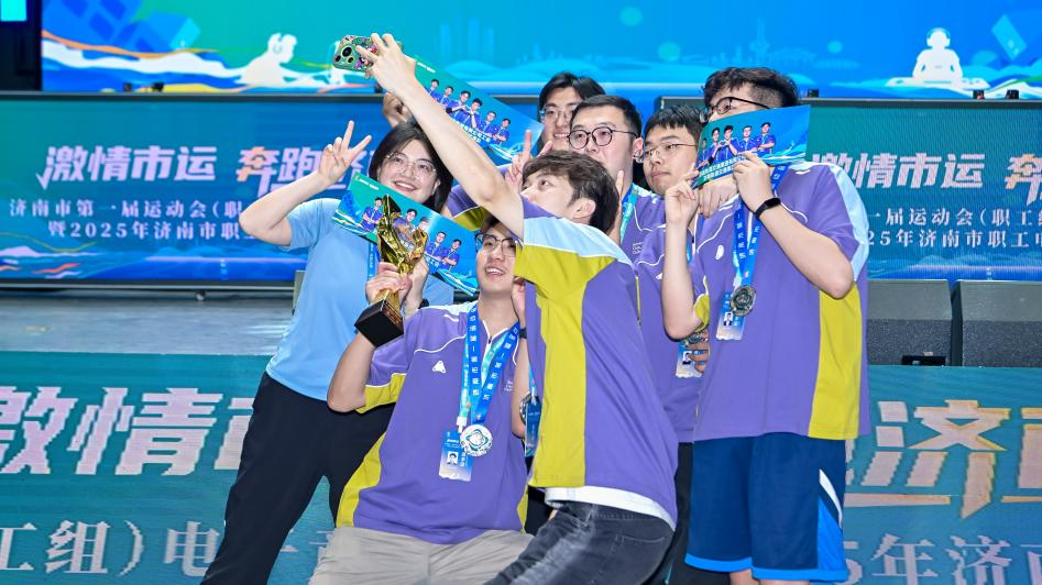 激发广大青 激发广大青